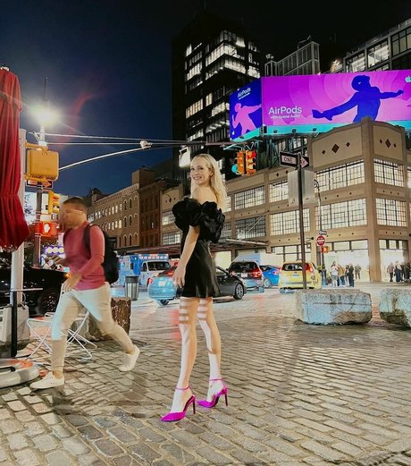 Candice King kunst erwachsene galerie