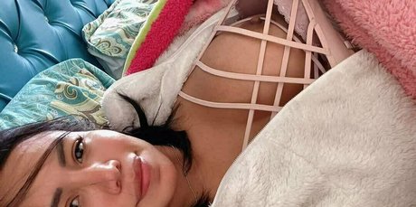 lunabellaoficial hübsche pornostar bilder