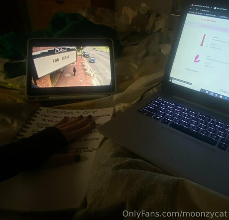 Moonzycat porno nackt galerien