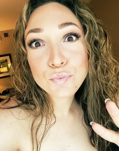 lilylabeau nacktheit erwachsene foto