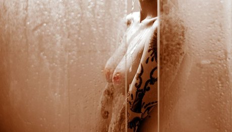 Mariana Ayres schöne porno bild