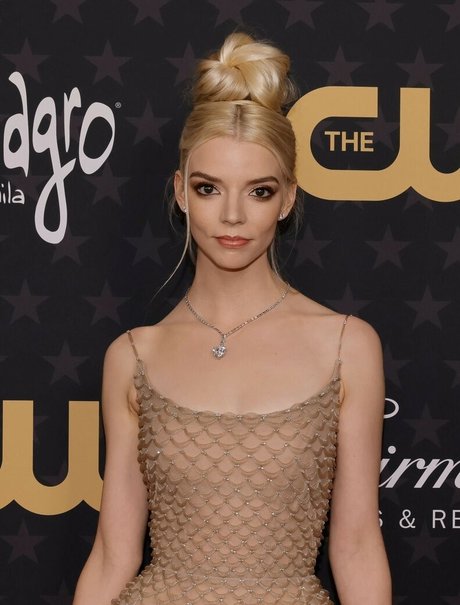 Anya Taylor Joy heiße nackte bild