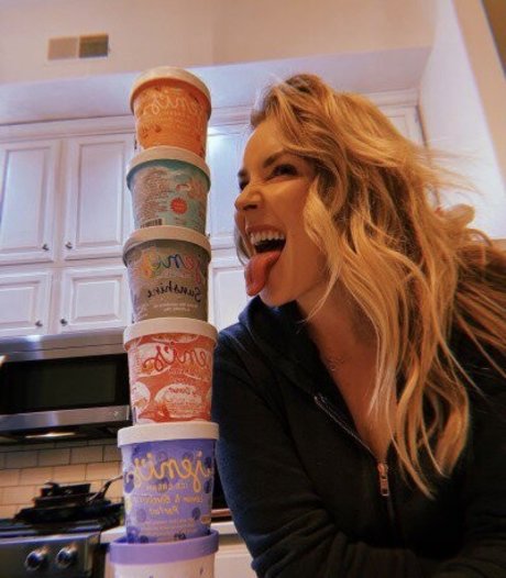 Renee Paquette nackt erwachsene bilder