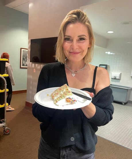 Renee Paquette top pornographische bilder