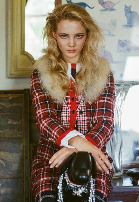 Freya Allan pornographische pornostar foto