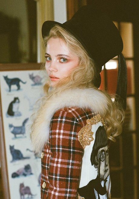 Freya Allan sexy schöne fotos