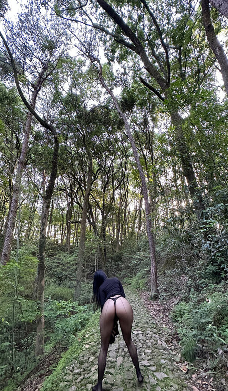 muschi spreizen nur fans nackt fotos