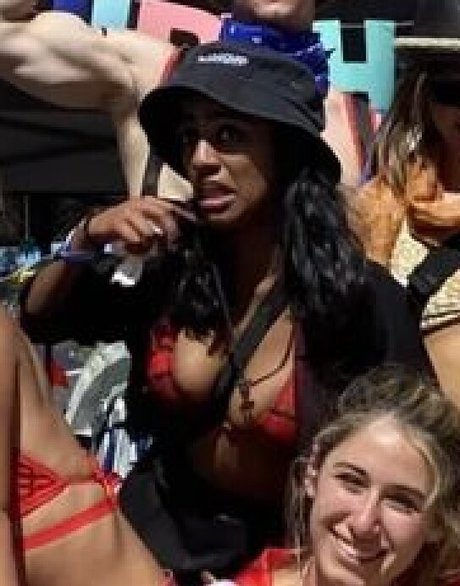 dünnes model onlyfans kostenlose erotische fotos