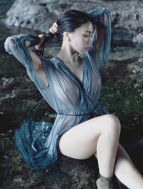 Tomomi Morisaki hübsche erwachsene bild