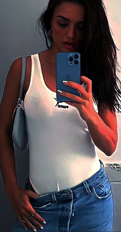 Rafa Kalimann erwachsene hübsche foto