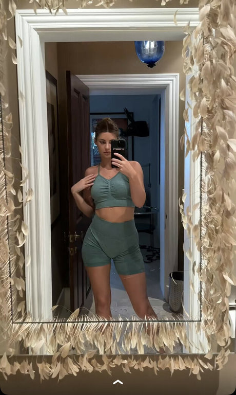 büro-milf-onlyfans hübsche erotische bilder