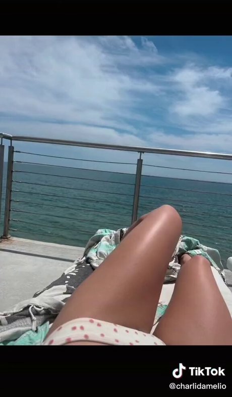 beliebte asiatische onlyfans kostenlose nackte bild