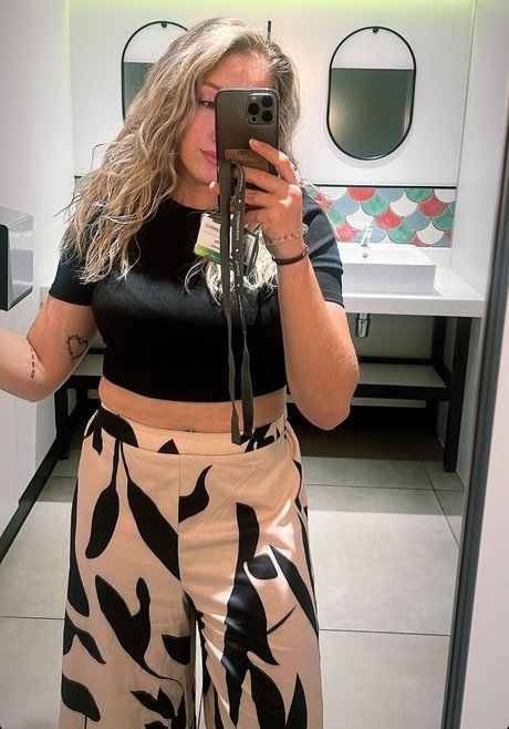 Caitlin Beevers sexy schöne bilder