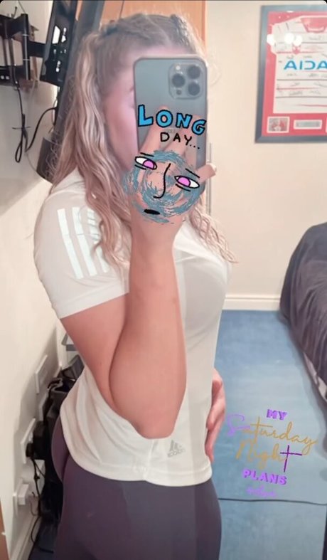 Caitlin Beevers top akt bild