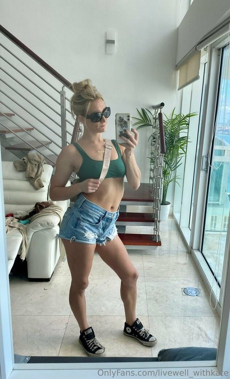 zierliche milf onlyfans exklusive porno fotos