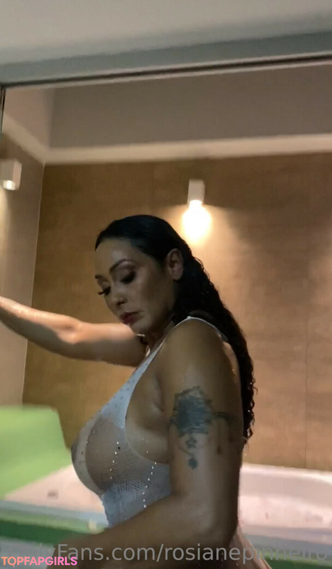 schöne latina-onlyfans nackt exklusive foto