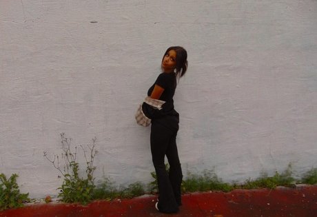 Lyla Troglin exklusive kostenlose bilder