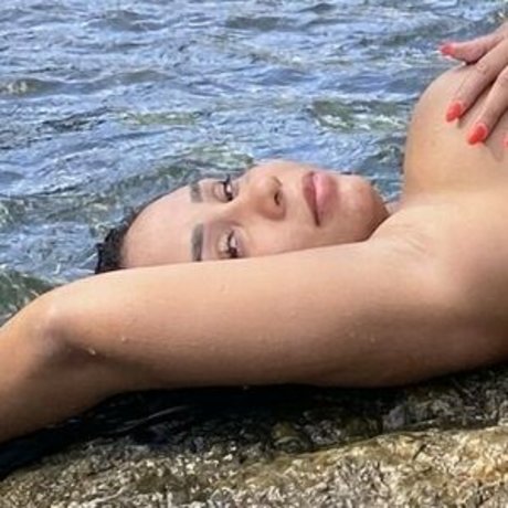 badwhitney xxx perfekte bild