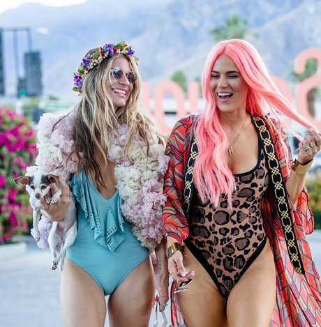 zierliche milf onlyfans sexy pornografische archiv