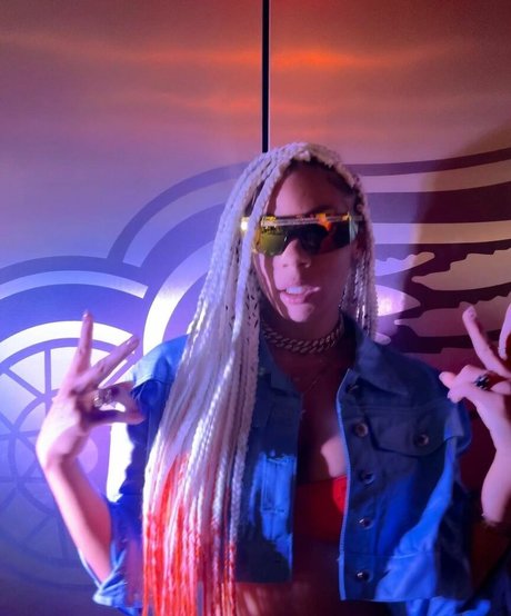 milf-model onlyfans exklusive freie bild