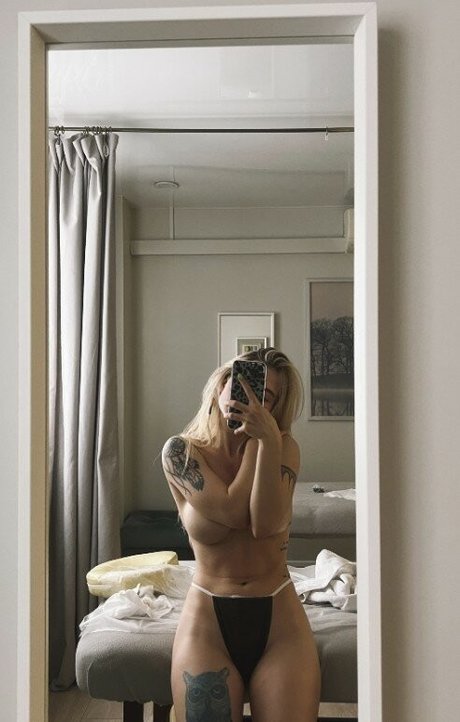 deepthroat teen onlyfans erwachsene sexy bild