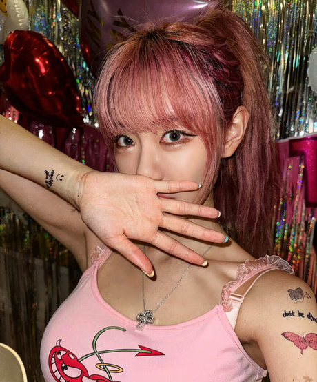 zierliche milf onlyfans hd exklusive foto