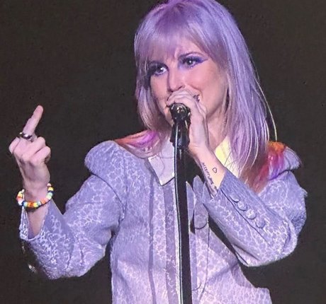 asiatische influencer-onlyfans hübsche heiße fotos