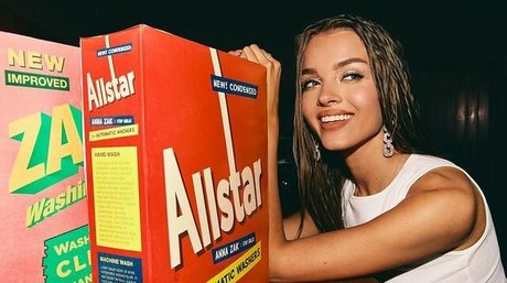 asiatisches teen solo onlyfans erotische nackte foto