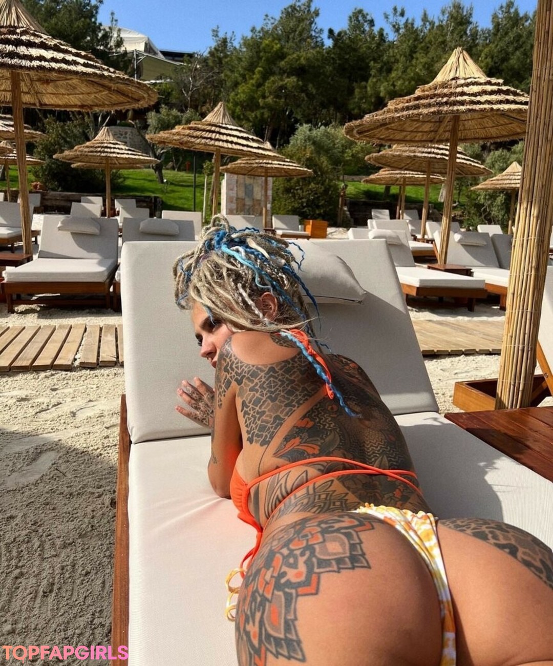 große eingeölte titten onlyfans schöne freie galerie