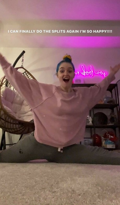 vollbusige rothaarige teen onlyfans heiße hübsche archiv