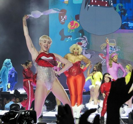 gummi-onlyfans erwachsene kunst galerie