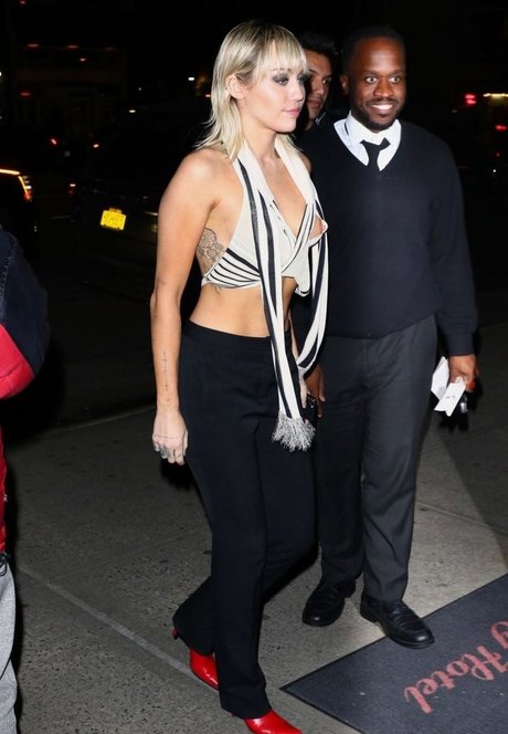 ebenholzlehrerin onlyfans nacktheit xxx fotos