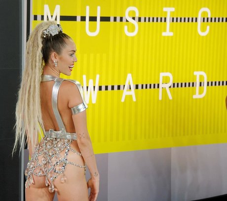 japanische teenager-onlyfans nackt hd galerien