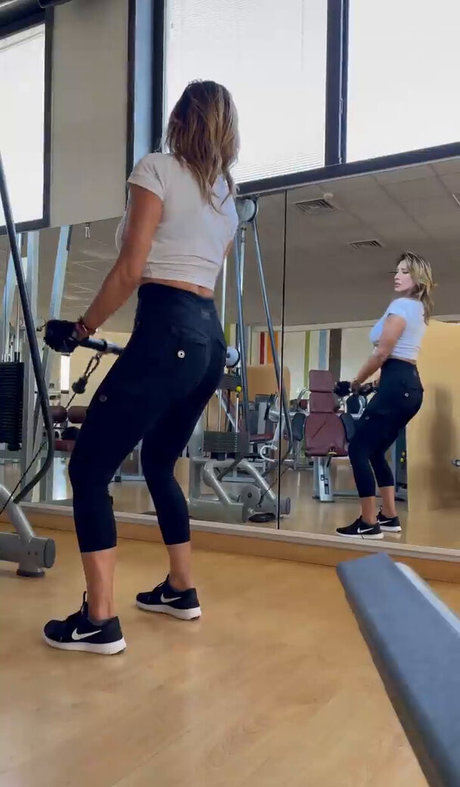 zierliche asiatische onlyfans exklusive pornografische galerie