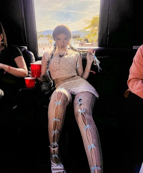 Sofia Jamora top fotos