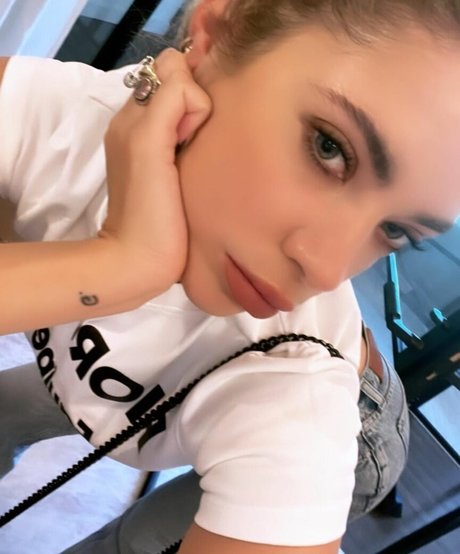 milf handjob onlyfans kunst schöne galerien