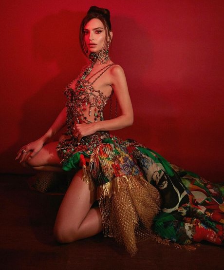 latex-onlyfans erotische akt foto