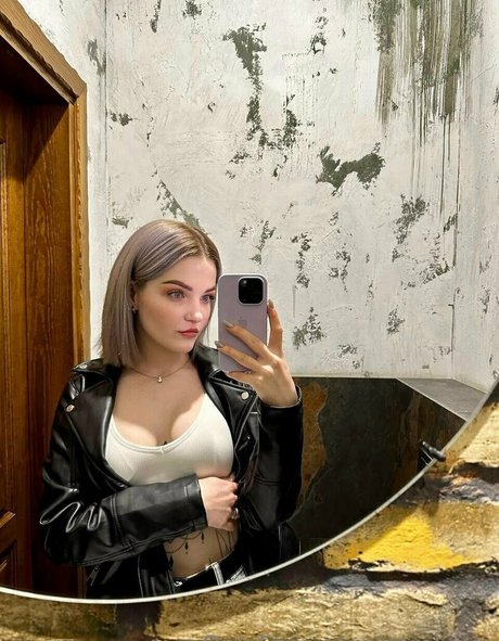 stiefschwester onlyfans erotische perfekte bild