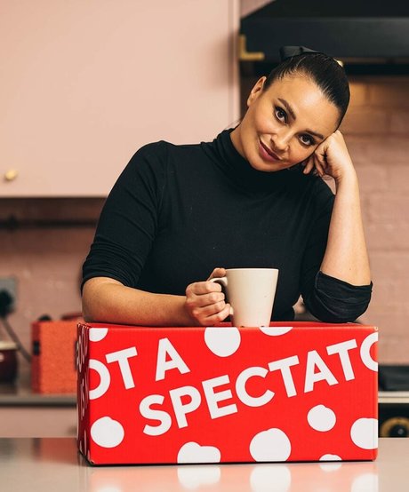 Gizzi Erskine perfekte erwachsene galerien