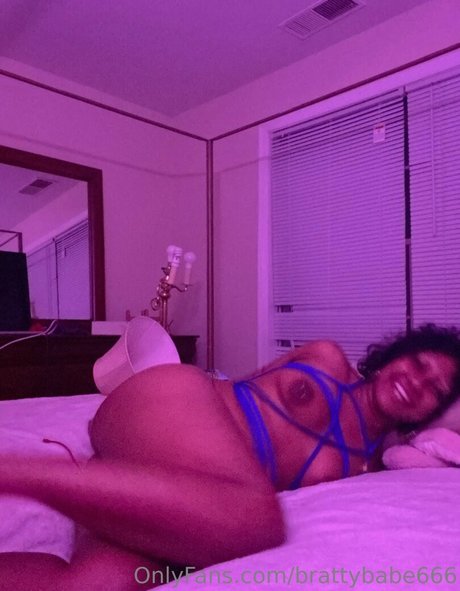 brattybabe666 heiße nackte bilder