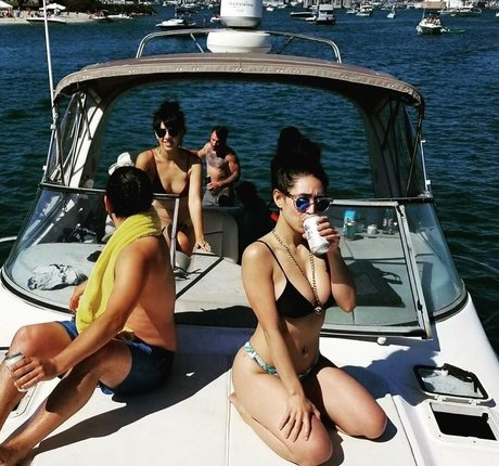 Cassie Steele schauspielerin nackte bild