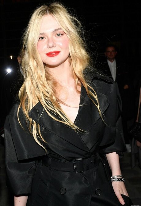 Elle Fanning kostenlose pornographische galerie