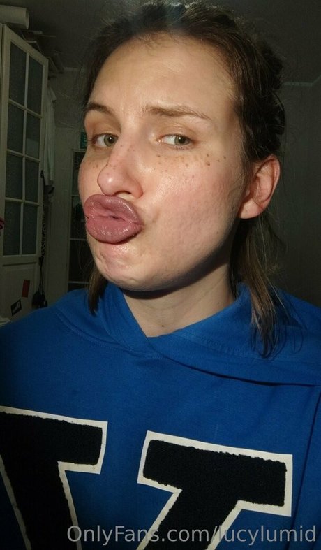 lucylumid heiße nacktheit bild