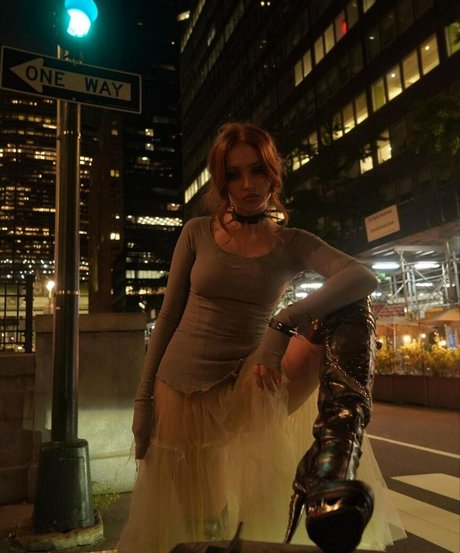 beliebte asiatische onlyfans sexy kunst bild