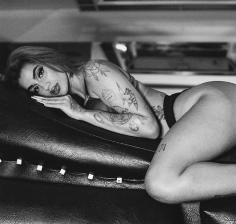 anal creampie onlyfans hübsche nackte bild