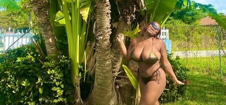 asiatische influencer-onlyfans hd sex bilder