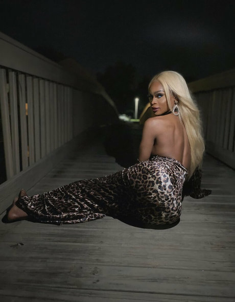 büro-milf-onlyfans hübsche nackten galerien