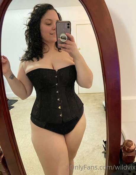 dünne schwarze teenager-onlyfans heiße nackte foto