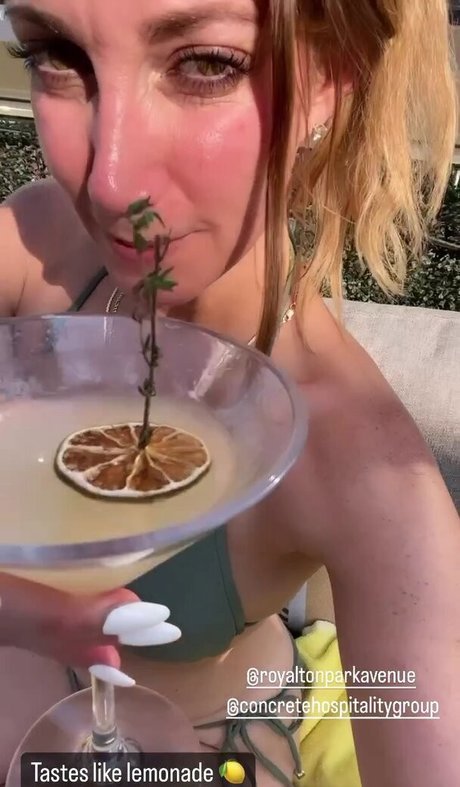 küken mit schwänzen onlyfans nackt kunst galerien