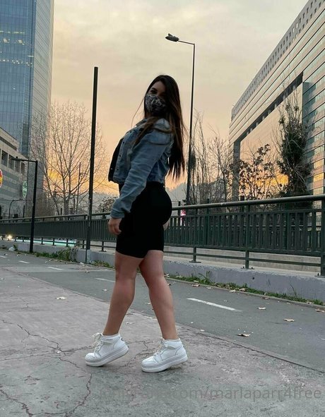 vollbusige brünette onlyfans kunst pornografische bild